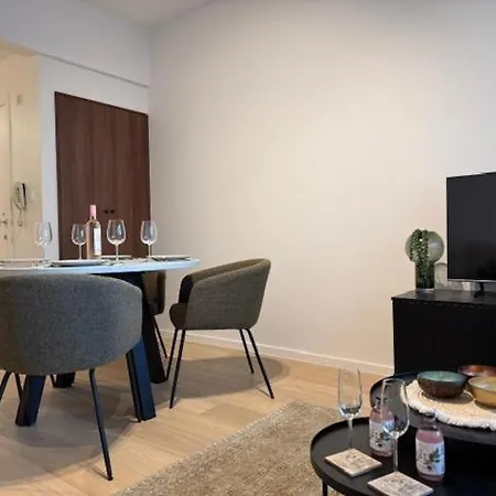 Sunny Corner 0001 Apartment *