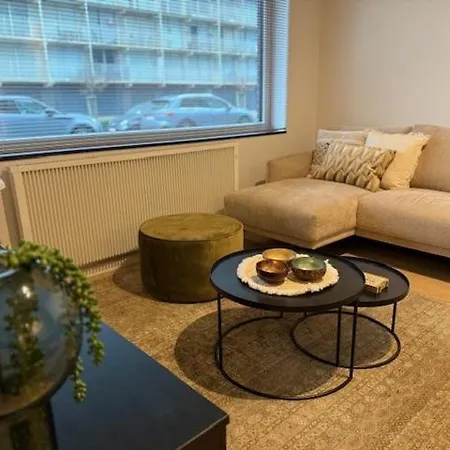 Sunny Corner 0001 Apartment *