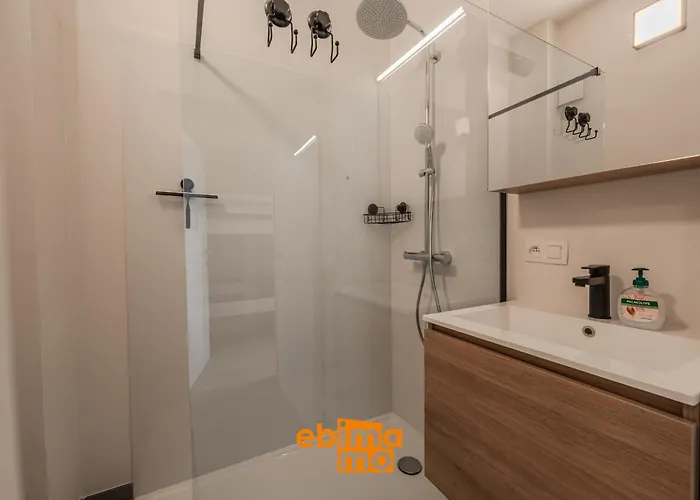 Sunny Corner 0001 Apartment