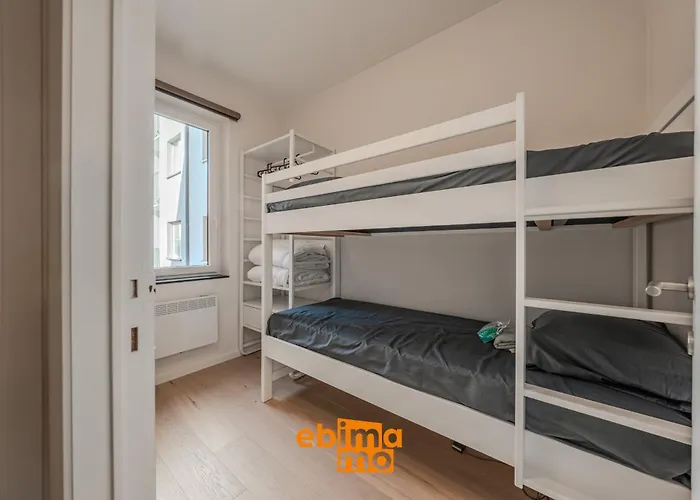 Sunny Corner 0001 Apartment *